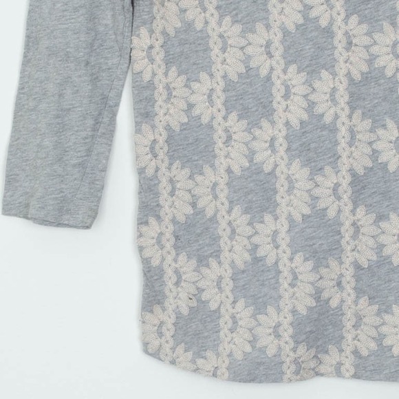J. Crew Womens Gray 3/4 Sleeve Embroidered Floral Knit Top Size XS Preppy Casual - Picture 3 of 7